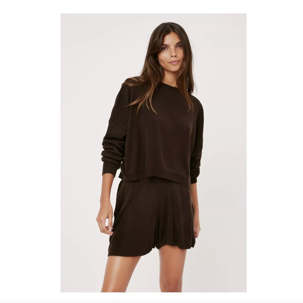 Brown ribbed knit shorts